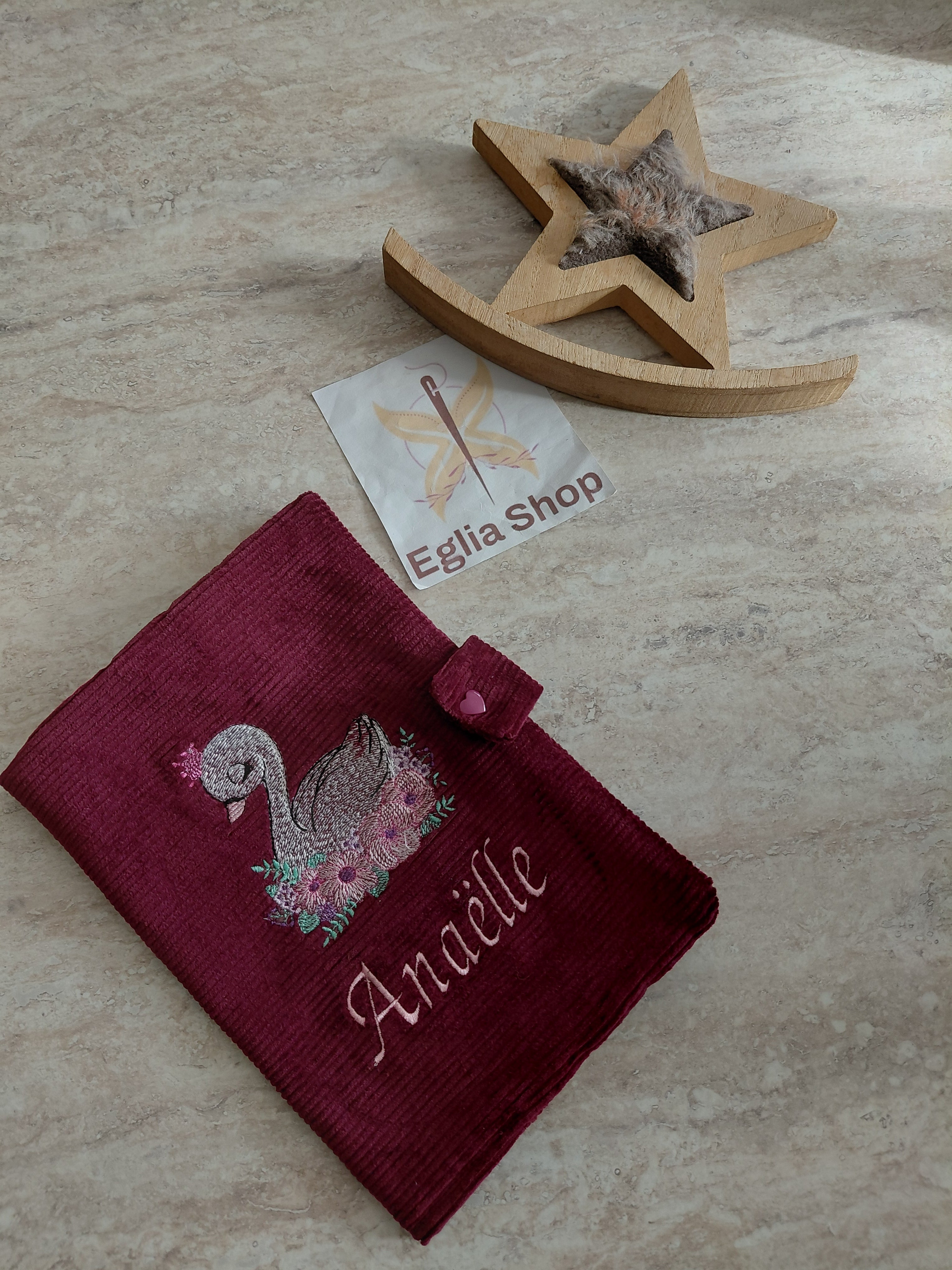 protège carnet de santé fille lie de vin